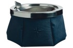 Cendrier pour bateaux ou zones venteuses, bleu marine. En vente en ligne ici.