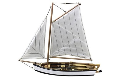 Sailing fishing boat