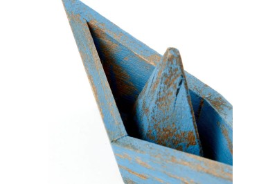 Blaues handgefertigtes Holzboot